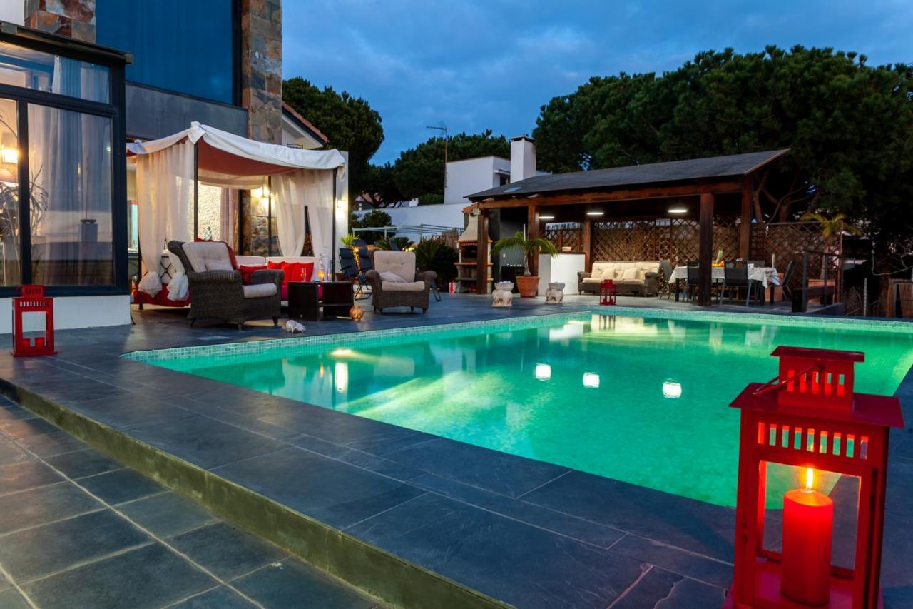 Con Piscina Privada En *